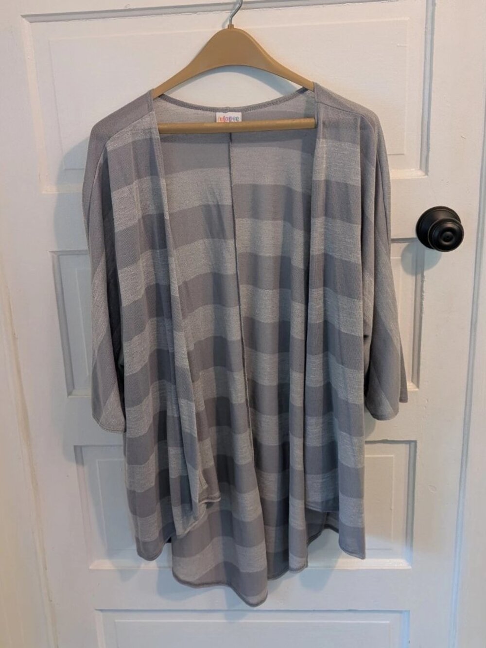 LuLaRoe Tracy Cardigan size M new but without tags light & medium gray stripped